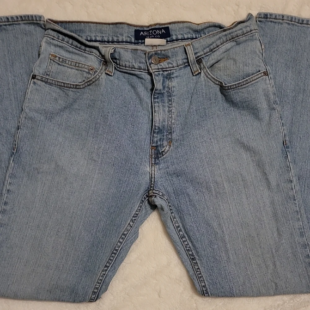 Arizona Jean Company Men's Light Blue Jeans